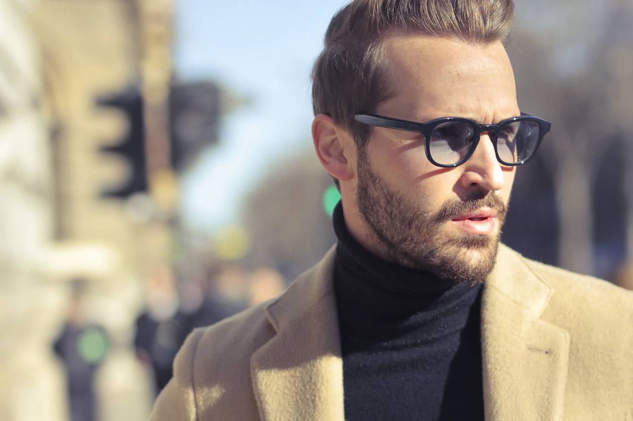 Guy Glasses Serious 1280x853
